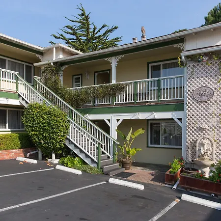 Carmel Inn & Suites-3