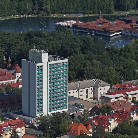 Hunguest Hotel Panorama-3