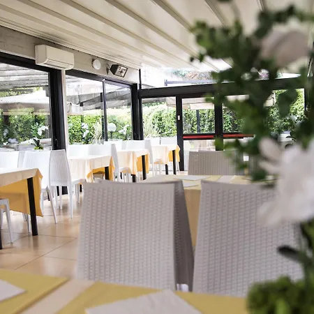 iH Hotels Milano Eur - Trezzano sul Naviglio-3