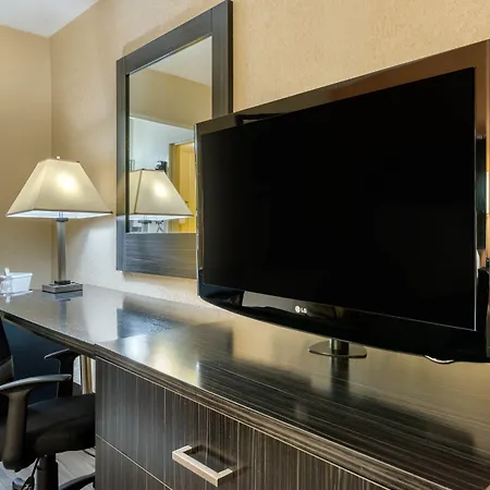 Suburban Studios International Drive-3
