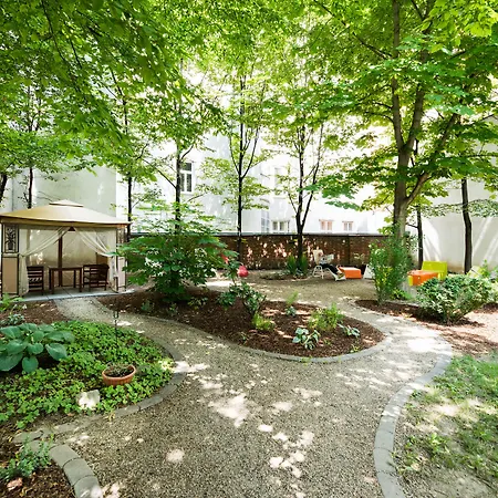 Allyouneed Hotel Vienna2-3