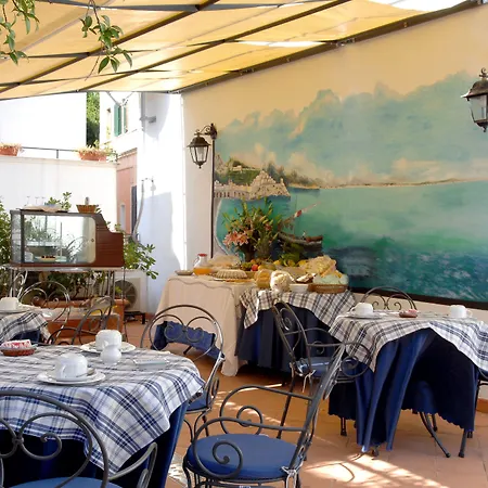 Hotel Antica Repubblica In The Historical Center 2 Minutes Away,At 170Mt, From The Sea-2