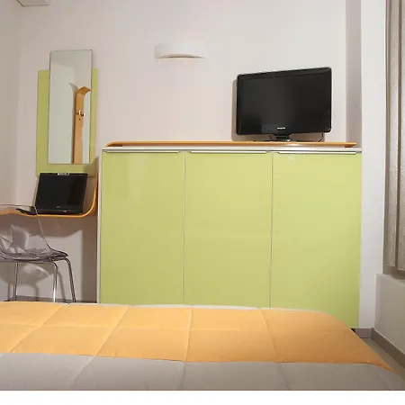 Amazon Hotel-2