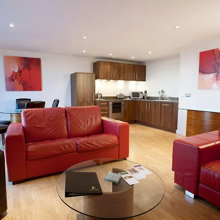 The Spires Serviced Apartments Birmingham-3