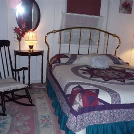 1768 Country Inn-3