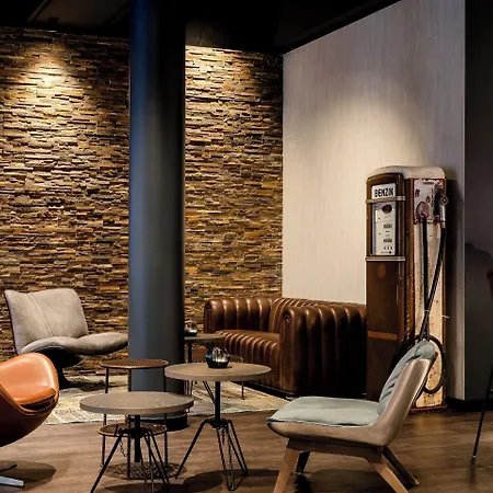 Motel One Frankfurt-East Side-3