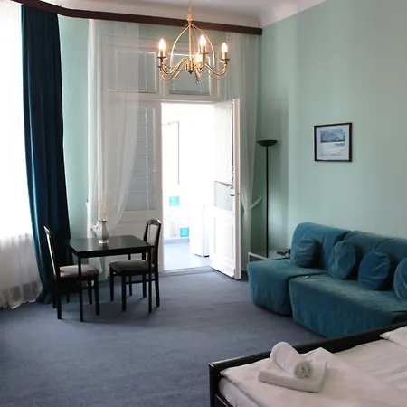 Hotel-Pension Rheingold am Kurfürstendamm-3