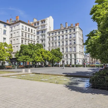Hotel Des Artistes-2