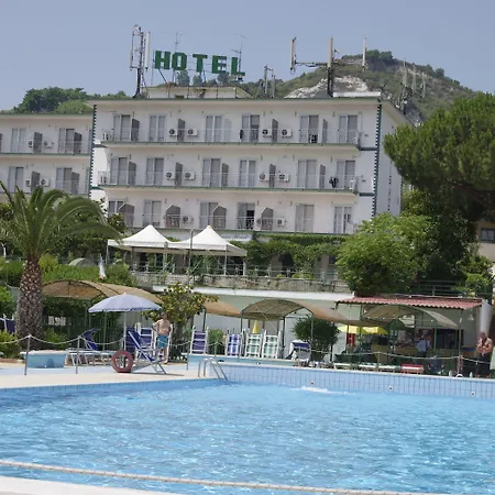 Tennis Hotel-3