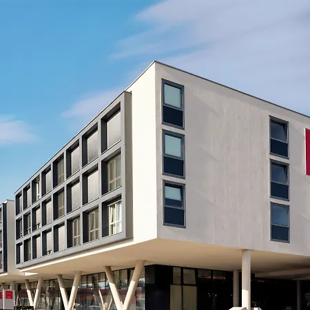 Leonardo Hotel Salzburg Airport-2