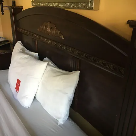 Econo Lodge Long Beach I-405-3