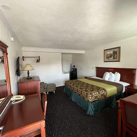 Americas Best Value Inn Hanford-3