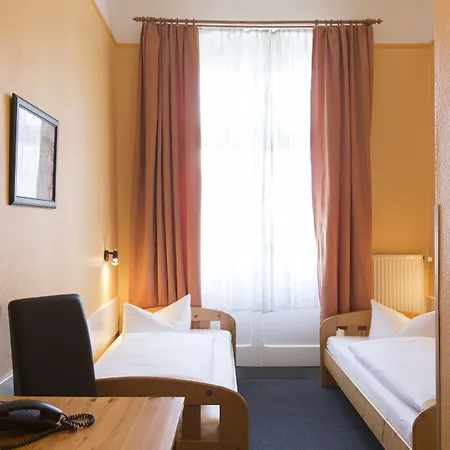 Hotel Am Hermannplatz-2