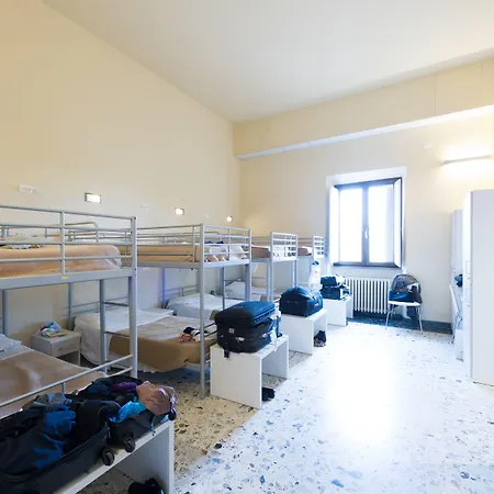 Hostel 7 Santi-3
