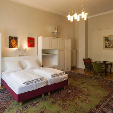 Hotel Am Berg-2