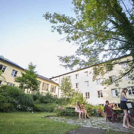 Muffin Hostel-2
