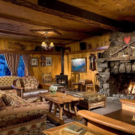 Tamarack Lodge-2