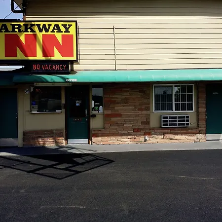 Parkway Inn-3