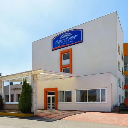 Howard Johnson By Wyndham Toluca-3