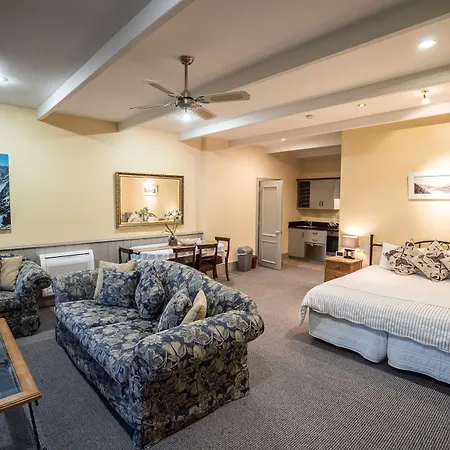 Manata Homestead & Lodge-3