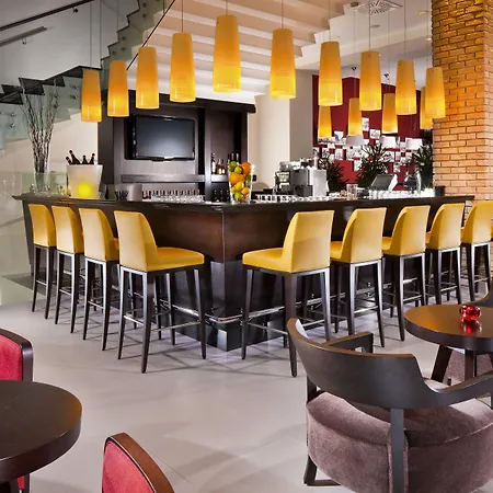 Courtyard By Marriott Budapest City Center-2