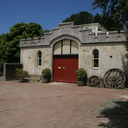 Larnach Lodge & Stable Stay-3