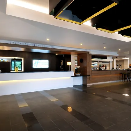 Holiday Inn Express London Heathrow T5 By Ihg-2