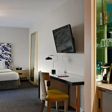 Hotel Breakwater South Beach-3