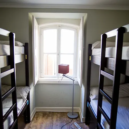 Oasis Backpackers' Hostel Lisbon Cowork & Coliving-2