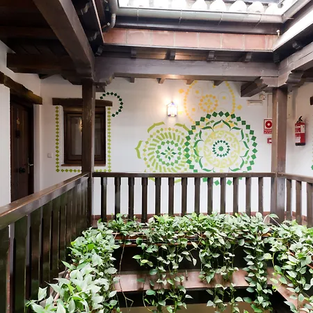 Oasis Backpackers' Hostel Granada-3