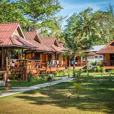 Lanta Pearl Beach Resort-2