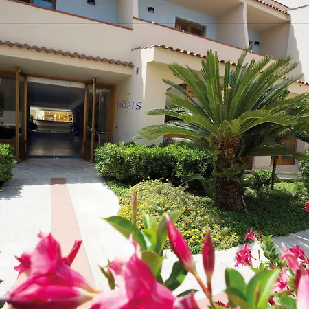 Tropis Hotel-3