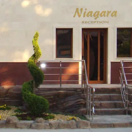 Family Hotel Niagara-3