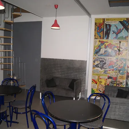 Happy Hostel-2