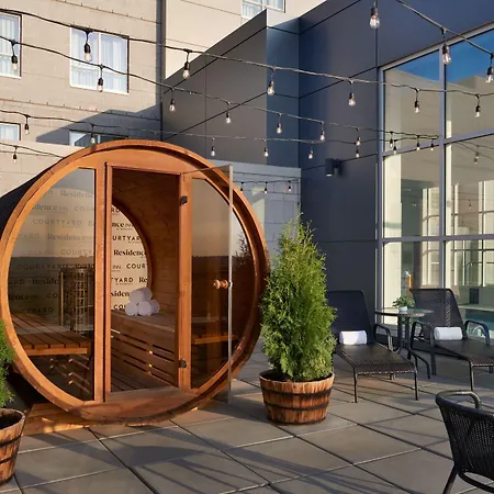 Courtyard By Marriott Calgary Airport-2