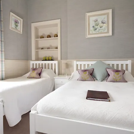 Sherwood Guest House-3