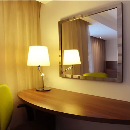 Hampton By Hilton Birmingham Broad Street-3
