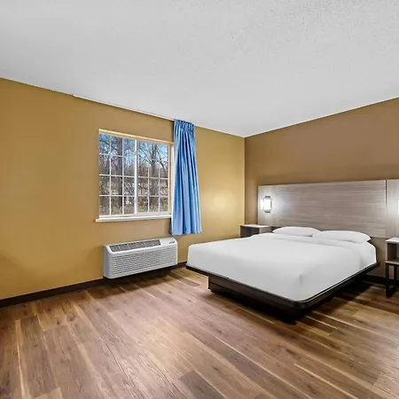 Mainstay Suites Charlotte - Executive Park-3