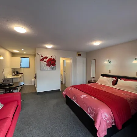 Strathern Motor Lodge-3