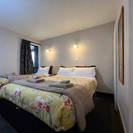 Strathern Motor Lodge-2