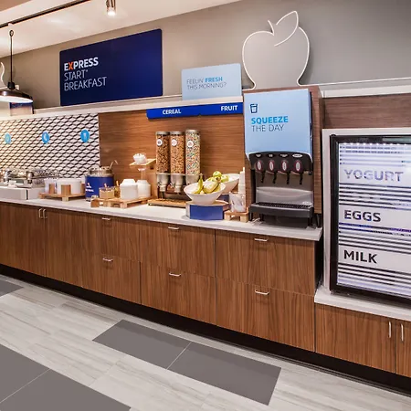 Holiday Inn Express - Times Square South By Ihg-2