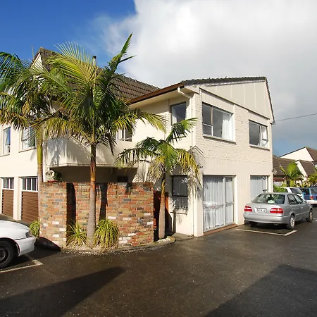 Takapuna Motor Lodge-2