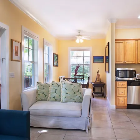 Travelers Palm Inn-3