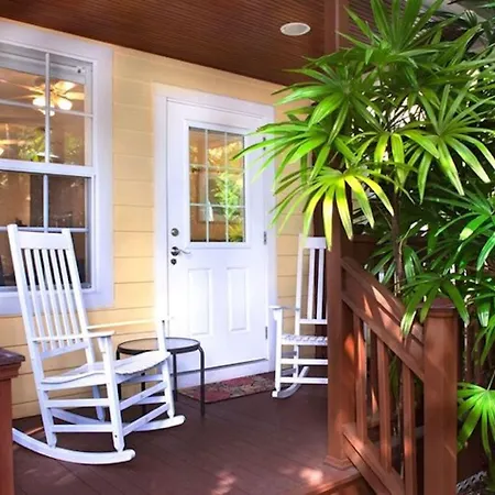 Travelers Palm Inn-2