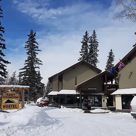 Banff International Hostel-3