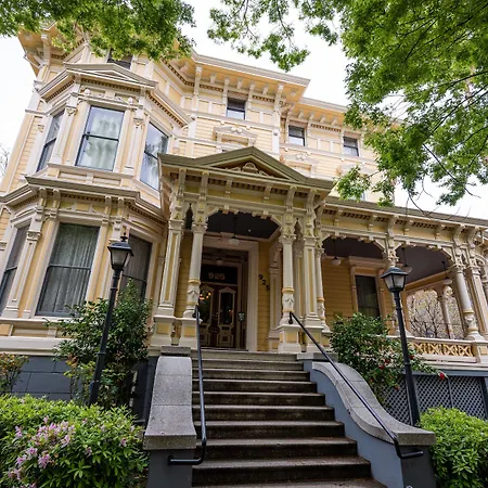 Hi Sacramento Hostel-2