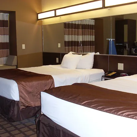 Microtel Inn & Suites By Wyndham Kenedy Karnes City-3