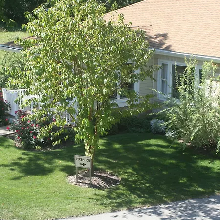 Seven Oaks Bed & Breakfast-2