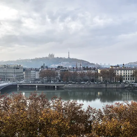 Okko Hotels Lyon Centre-3
