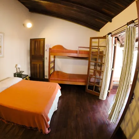 Hostel Central Ilhabela-3